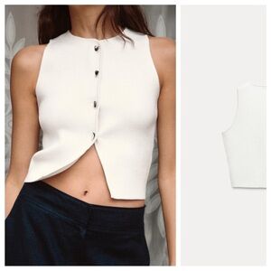 Zara White Sleeveless Knit Top with Buttons